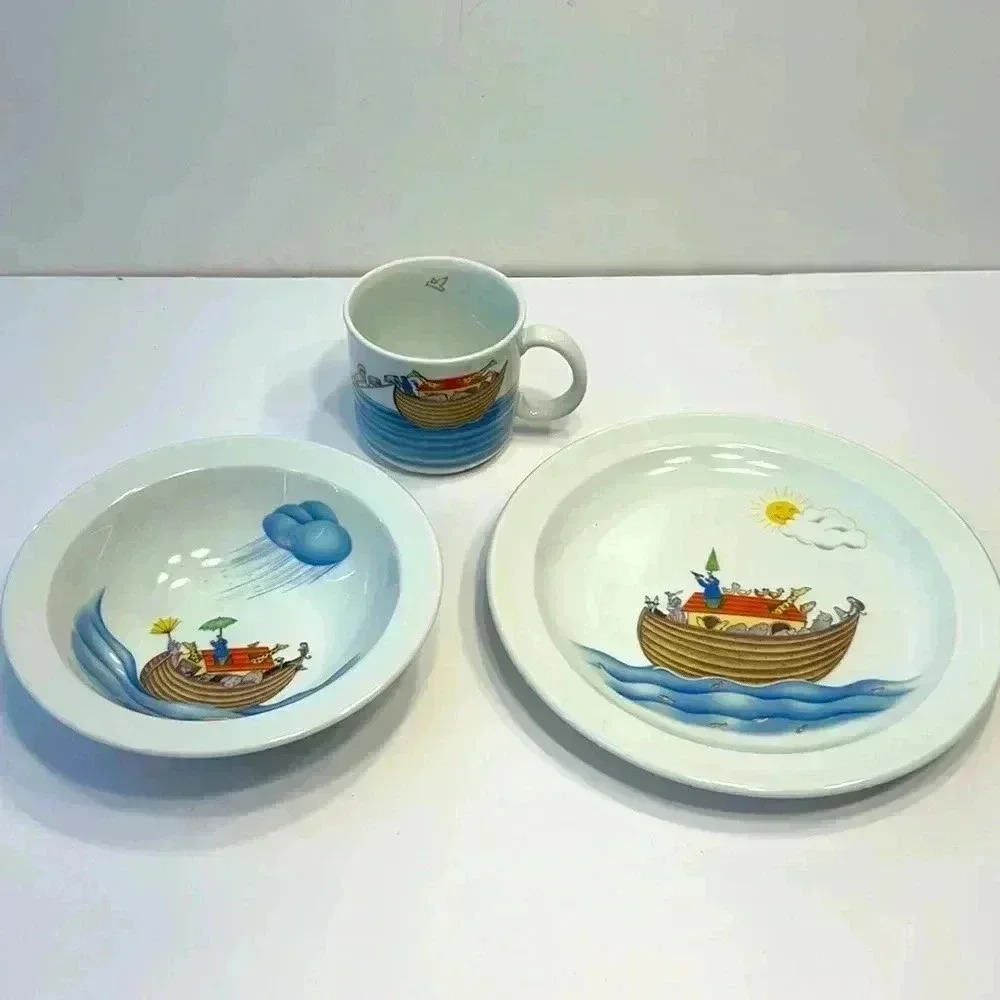 Royal Worcester Noah's Ark Child's Porcelain Dining Collection England Set 1983